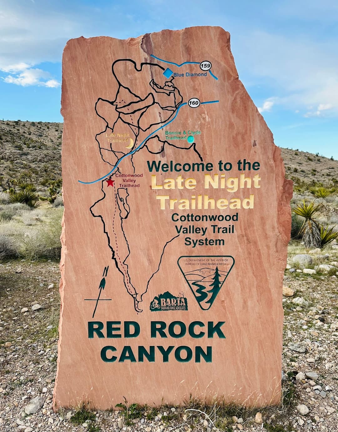 Late Night Trailhead, hiking in Las Vegas