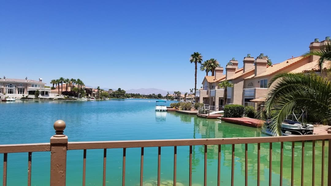 Lake Sahara South Park, hiking in Las Vegas