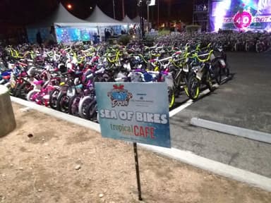 98.5 KLUC Chet Buchanan Toy Drive